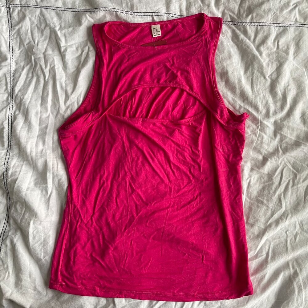 Casual Cut Out Sleeveless Round Neck Slim Fitted Tank Top Hot Pink - Picture 4 of 6